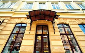 Optima Dworzec Lviv Hotell Exterior photo